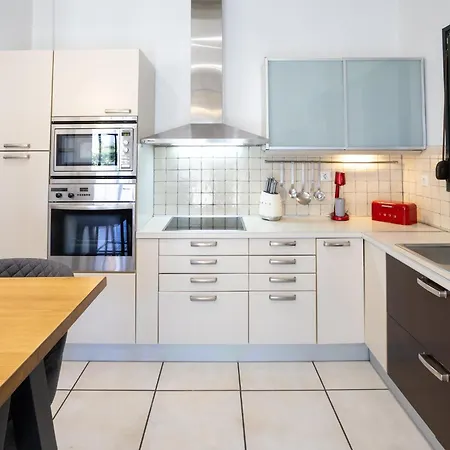 Vila Mavitaplace Familia, Pool & Jacuzzi-whirlpool, Kateríni