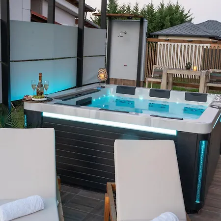 Villa Mavitaplace Villa Familia Jacuzzi-Whirlpool, Olympus Riviera *