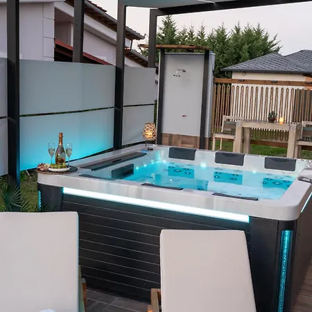 Vila Mavitaplace Familia, Jacuzzi-whirlpool, Kateríni