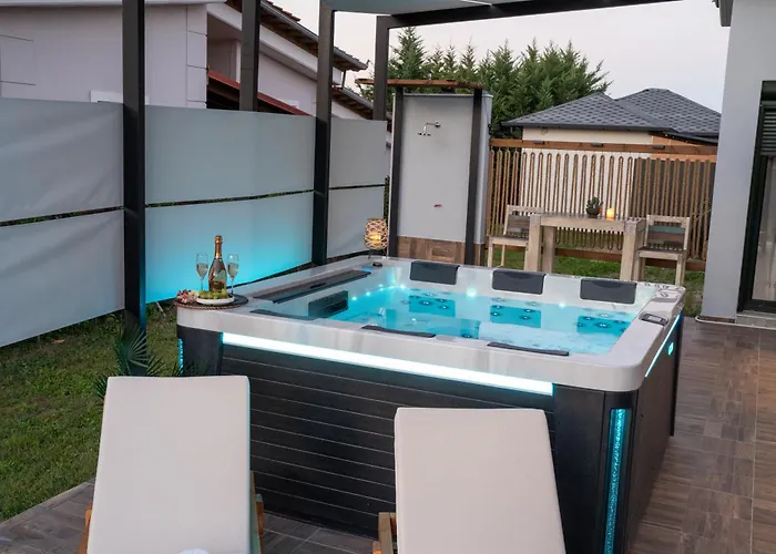 Vila Mavitaplace Familia, Jacuzzi-whirlpool, Kateríni